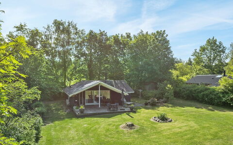 Yngve - 56.5Km from the Sea: Maison, Domicile, Toit, Chalet, Biens, Aménagement Paysager, Batiments Jardin, Siding, Ferme