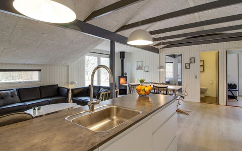 Hariette: Bois, Plafond, Sol, Cuisine, Design Intérieur, Luminaire, Comptoir, Sol, Meubles, Parquet