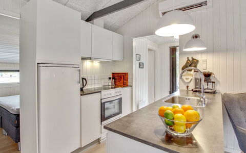 Hariette: Cuisine, Design Intérieur, Plafond, Bois, Sol, Principaux Appliance, Sol, Meubles, Comptoir, Pièce