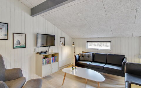 Hariette: Plafond, Bois, Design Intérieur, Sol, Sol, Pièce, Luminaire, Salon, Parquet, Dur