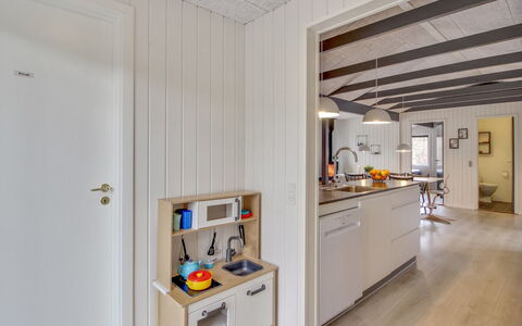 Hariette: Bois, Sol, Design Intérieur, Plafond, Sol, Cuisine, Comptoir, Principaux Appliance, Meubles, Pièce