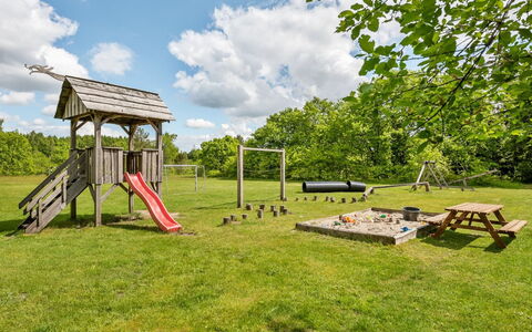 Hariette: Toboggan, Lot Terre, Jardin, Équipement Extérieur Play, Pelouse, Chute, Arrière-Cour, Prairie, Cour, Aménagement Paysager