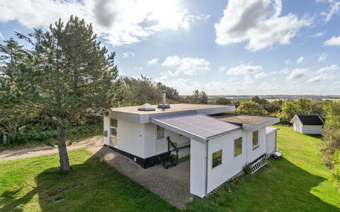 Tomine - 500M to the Fjord: Architecture, Toit, Domicile, Composite, Daylighting, Siding, Allée