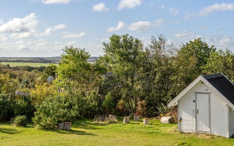 Tomine - 500M to the Fjord: Bois, Tache De Bois, Planche, Dur, Chalet, Plate-Forme, Siding, Ombre, Parquet, Batiments Jardin