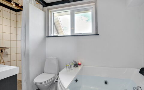 Dagne - 400M to the Fjord: Architecture, Toit, Domicile, Composite, Daylighting, Siding, Allée