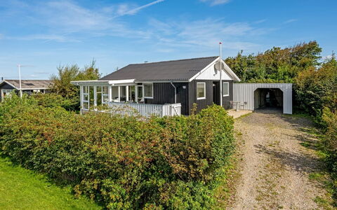 Brenda - 300M to the Fjord: Maison, Domicile, Toit, Chalet, Biens, Aménagement Paysager, Batiments Jardin, Siding, Ferme