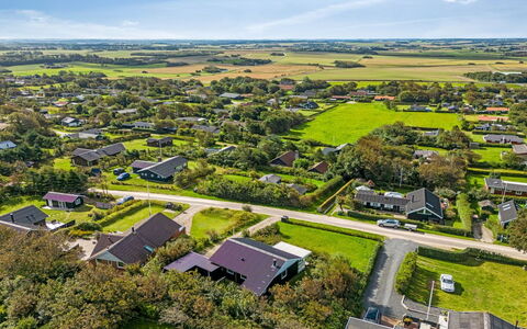 Brenda - 300M to the Fjord: Maison, Domicile, Toit, Chalet, Biens, Aménagement Paysager, Batiments Jardin, Siding, Ferme
