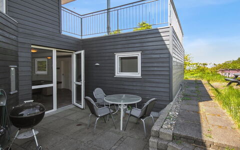 Ginny - 300M to the Fjord: Architecture, Domicile, Siding, Composite, Balcon, Porche, Plate-Forme, Chalet, Balustrade, Cour