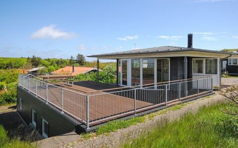 Ginny - 300M to the Fjord: Toit, Porche, Domicile, Chalet, Biens, Balcon, Ombre, Conception, Siding, Plate-Forme