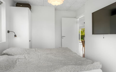Elso - 600M to the Fjord: Design Intérieur, Mur, Sol, Chambre, Sol, Plafond, Bois, Meubles, Lit, Luminaire
