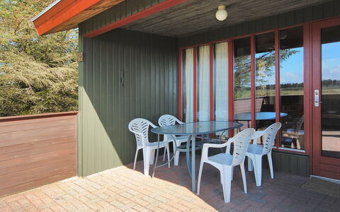 Neven - 900M from the Sea: Bois, Tache De Bois, Planche, Dur, Chalet, Plate-Forme, Siding, Ombre, Parquet, Batiments Jardin