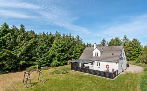 Minja - 900M from the Sea: Bois, Toit, Architecture, Domicile, Maison, Chalet, Siding, Dur, Pente, Biens