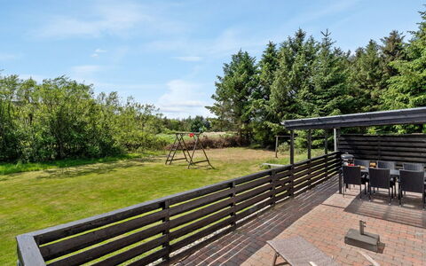 Minja - 900M from the Sea: Bois, Toit, Architecture, Domicile, Maison, Chalet, Siding, Dur, Pente, Biens