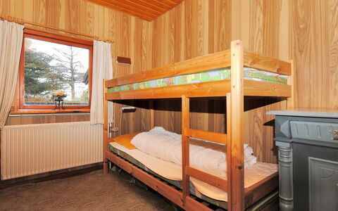 Palle - 2Km from the Sea: Bois, Sol, Sol, Design Intérieur, Chambre, Lit, Meubles, Pièce, Plafond, Tache De Bois