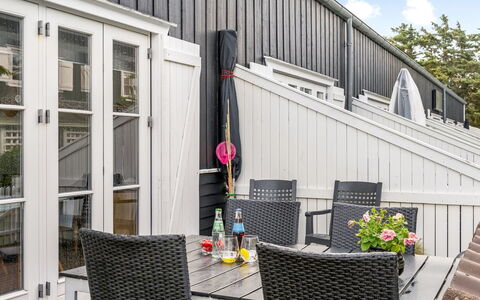 Hermanda - 100M to the Fjord: Bois, Tache De Bois, Planche, Dur, Chalet, Plate-Forme, Siding, Ombre, Parquet, Batiments Jardin