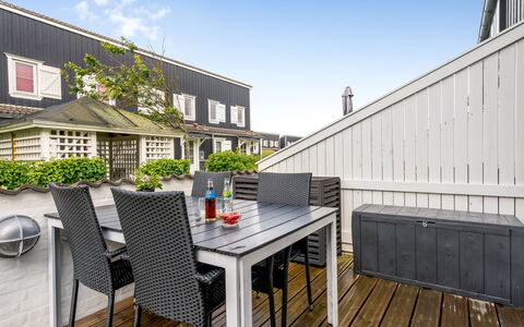 Hermanda - 100M to the Fjord: Bois, Tache De Bois, Planche, Dur, Chalet, Plate-Forme, Siding, Ombre, Parquet, Batiments Jardin