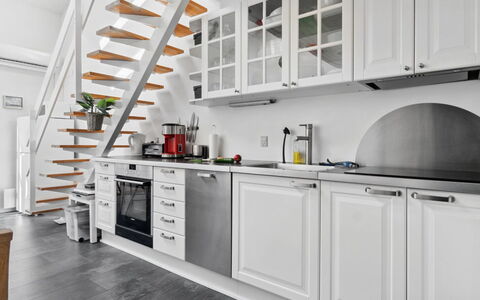 Hermanda - 100M to the Fjord: Cuisine, Sol, Design Intérieur, Comptoir, Sol, Meubles, Appareil De Cuisine, Cabinetry, Principaux Appliance, Plafond