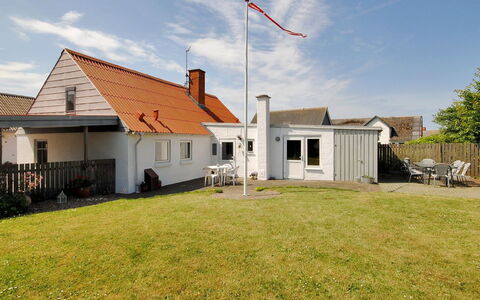 Gertina - 40M to the Fjord: Ciel, Bâtiment, Toit, Maison, Domicile, Zone Résidentielle, Architecture, Chalet, Lot Terre, Établissements Humains