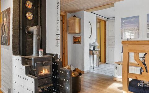 Gertina - 40M to the Fjord: Bois, Tache De Bois, Planche, Dur, Chalet, Plate-Forme, Siding, Ombre, Parquet, Batiments Jardin