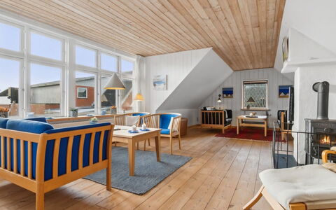 Gertina - 40M to the Fjord: Meubles, Design Intérieur, Sol, Bois, Sol, Plafond, Parquet, Chaise, Table, Éclairage