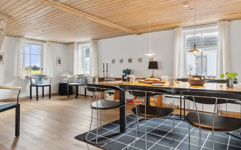 Gertina - 40M to the Fjord: Meubles, Design Intérieur, Sol, Bois, Sol, Plafond, Parquet, Chaise, Table, Éclairage