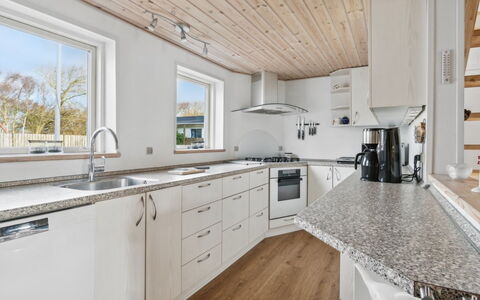 Gertina - 40M to the Fjord: Meubles, Design Intérieur, Sol, Bois, Sol, Plafond, Parquet, Chaise, Table, Éclairage