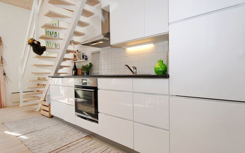 Benta - 150M to the Fjord: Sol, Design Intérieur, Cuisine, Parquet, Sol, Bois, Appareil De Cuisine, Comptoir, Cabinetry, Meubles