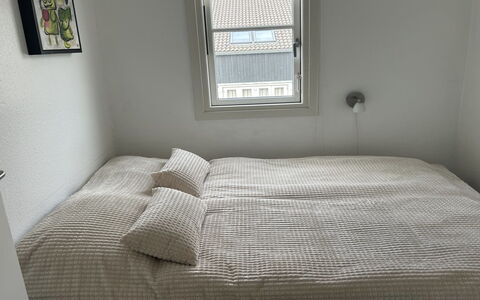 Idunn - 100M to the Fjord: Chambre, Lit, Literie, Drap De Lit, Linge, Sol, Textile, Sol, Design Intérieur, Meubles