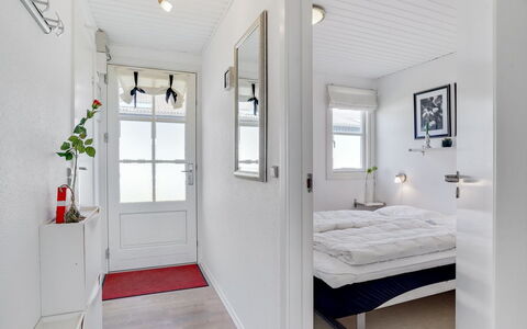 Idunn - 100M to the Fjord: Sol, Design Intérieur, Sol, Plafond, Meubles, Appartement, Pièce, Domicile, Chambre, Lit