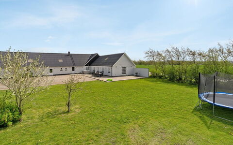 Folkar - 3Km to the Fjord: Meubles, Design Intérieur, Sol, Bois, Sol, Plafond, Parquet, Chaise, Table, Éclairage
