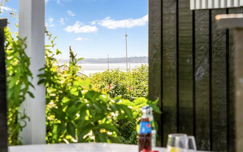Pavo - 300M to the Fjord: Mer, Ombre, Océan, Eco Hôtel, Mobilier De Jardin, Tropiques, Plante D'Appartement
