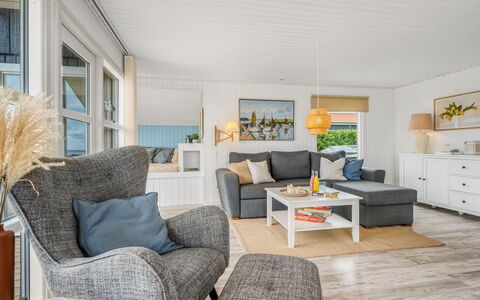Pavo - 300M to the Fjord: Meubles, Bois, Design Intérieur, Sol, Canapé, Sol, Domicile, Salon, Plafond