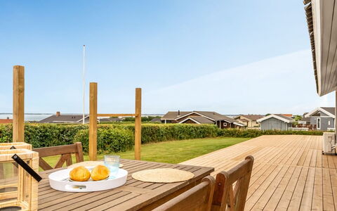 Pavo - 300M to the Fjord: Bois, Architecture, Domicile, Lot Terre, Toit, Porche, Planche, Dur, Plate-Forme, Chalet