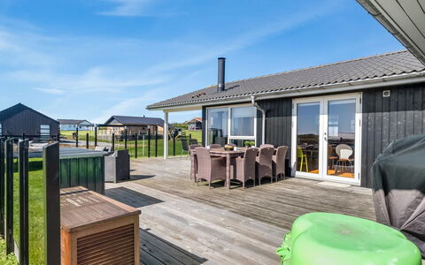 Ginia - 150M to the Fjord: Plafond, Sol, Design Intérieur, Sol, Composite, Meubles, Recours, Hôtel, Conception, Daylighting