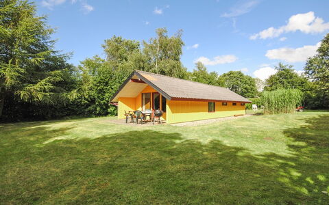 Naema - 600M to the Fjord: Maison, Domicile, Toit, Zone Résidentielle, Chalet, Biens, Ferme, Pelouse, Aménagement Paysager, Siding