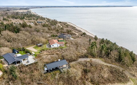 Heera - 100M to the Fjord: Paysage, Côte, Lot Terre, Cotiers Et Relief Océaniques, Chalet, Géologique Phénomène, Pente, Mer, Rive, Océan