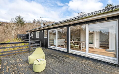 Heera - 100M to the Fjord: Meubles, Design Intérieur, Sol, Bois, Sol, Plafond, Parquet, Chaise, Table, Éclairage