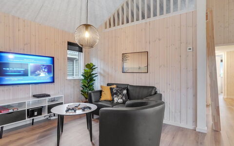 Sibbe - 500M to the Fjord: Design Intérieur, Bois, Plafond, Sol, Domicile, Sol, Pièce, Meubles, Éclairage, Salon