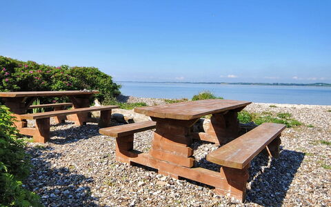 Eloise - 50M to the Fjord: Mer, Cotiers Et Relief Océaniques, Côte, Océan, Extérieur Banc, Mobilier De Jardin, Rive, Plage, Banc, Table De Pique-Nique