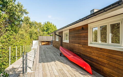 Eljas - 200M to the Fjord: Meubles, Design Intérieur, Sol, Bois, Sol, Plafond, Parquet, Chaise, Table, Éclairage