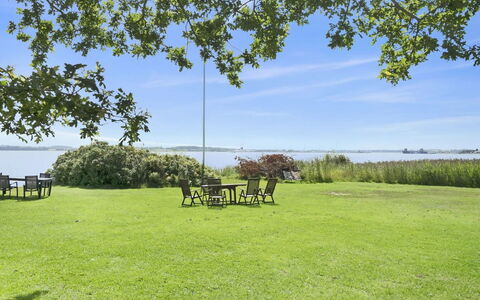 Rina - 30M to the Fjord: Toit, Maison, Lot Terre, Domicile, Chalet, Biens, Batiments Jardin, Ombre, Cabane En Rondins, Aménagement Paysager