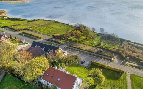 Rina - 30M to the Fjord: Toit, Maison, Lot Terre, Domicile, Chalet, Biens, Batiments Jardin, Ombre, Cabane En Rondins, Aménagement Paysager