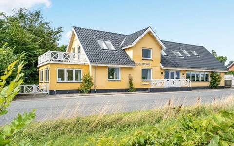 Rina - 30M to the Fjord: Toit, Maison, Lot Terre, Domicile, Chalet, Biens, Batiments Jardin, Ombre, Cabane En Rondins, Aménagement Paysager