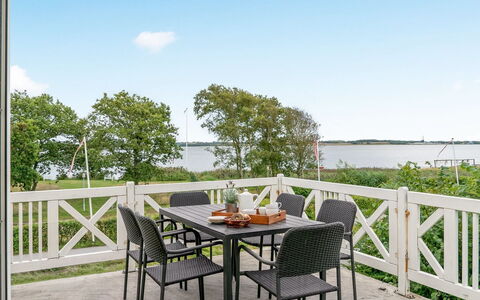 Rina - 30M to the Fjord: Toit, Maison, Lot Terre, Domicile, Chalet, Biens, Batiments Jardin, Ombre, Cabane En Rondins, Aménagement Paysager