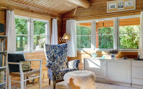 Thrine - 100M to the Fjord: Bleu, Arbuste, Chalet, Couverture De Sol, Jardin, Biens, Ombre, Aménagement Paysager, Ferme, Eco Hôtel