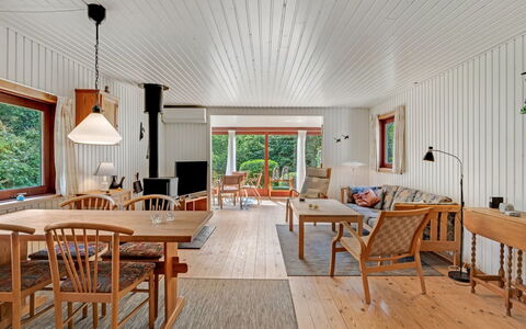 Brimi - 450M from the Sea: Design Intérieur, Meubles, Sol, Sol, Bois, Plafond, Parquet, Luminaire, Chaise, Salon