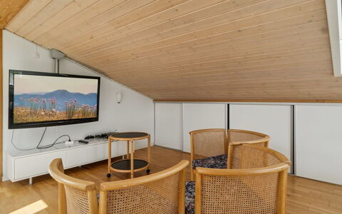Elba - 100M from the Sea: Piscine, Mobilier De Jardin, Meubles, Recours, Dalle, Eco Hôtel, Ombre, Chaise, Loisir, Biens