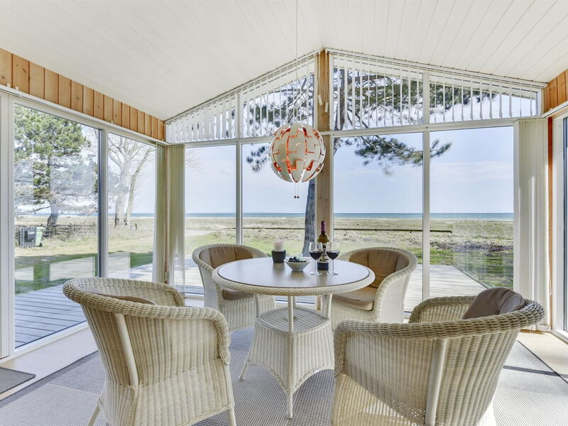 edvina - 100m From The Sea
