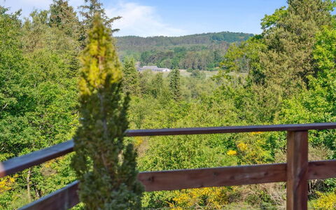 Amai - 1.5Km from the Sea: Toit, Maison, Domicile, Chalet, Siding, Biens, Allée, Batiments Jardin, Cour, Cabanon