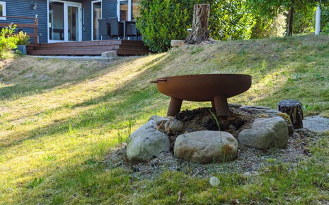 Amai - 1.5Km from the Sea: Toit, Maison, Domicile, Chalet, Siding, Biens, Allée, Batiments Jardin, Cour, Cabanon